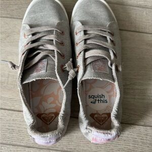 Roxy Gray Sneakers with Pink Accents